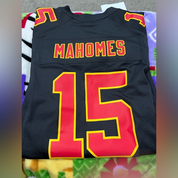 NFL Chiefs Mahomes #15 QB jersey! 
Brand new never weared - Picture 3 of 7